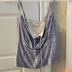Abercrombie top size S